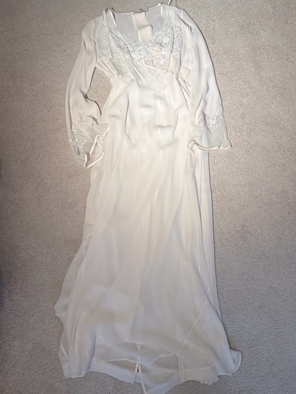 VTG Victoria Secret 100% Silk Beaded Bridal Peignoir Set Robe Gown XS/S